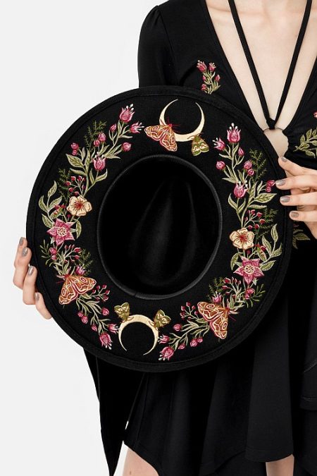 Restyle Hut Wildflower